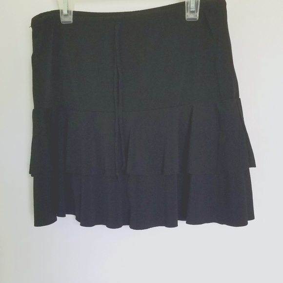 Black Ruffle skort size small - Picture 1 of 5